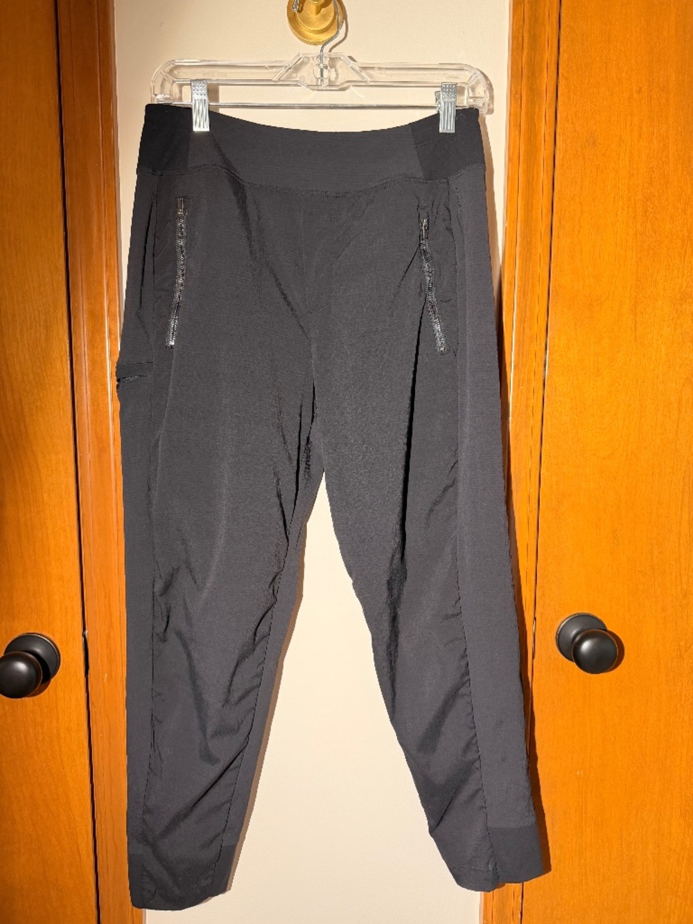 Athleta Trekkie North High Rise Jogger — Black, Size 6 Petit